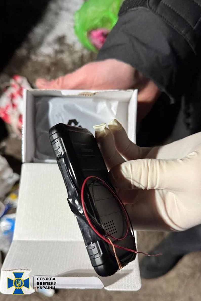 16-річна дівчина виготовила вибухівку, щоб підірвати наряд поліції в Житомирі — СБУ