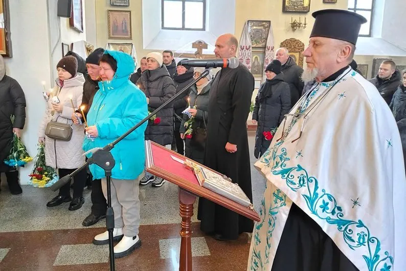 ³   :     ,       . 