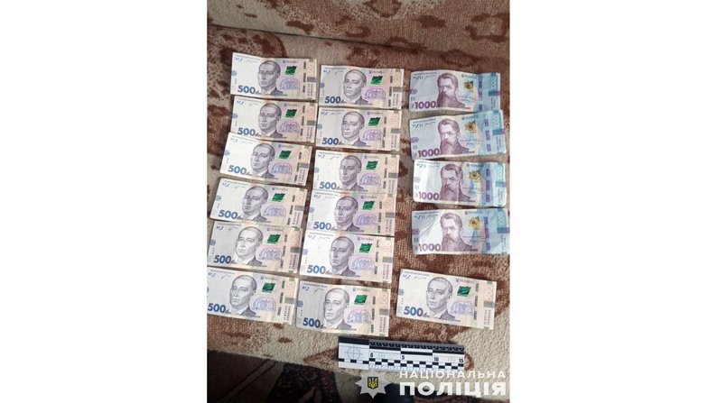 На Чернігівщині затримали чоловіка, якого підозрюють у торгівлі зброєю та гранатами