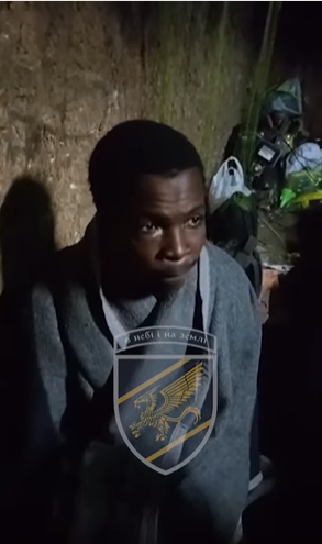 Украинские защитники взяли в плен оккупанта родом из Западной Африки. Видео dqxikeidqxidqeant