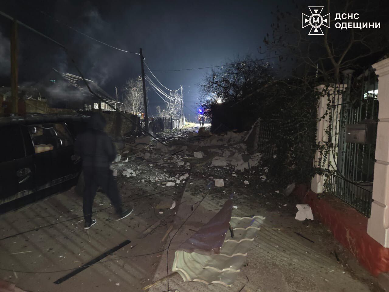 На Одессе оккупанты попали в жилой дом: трое пострадавших. Фото