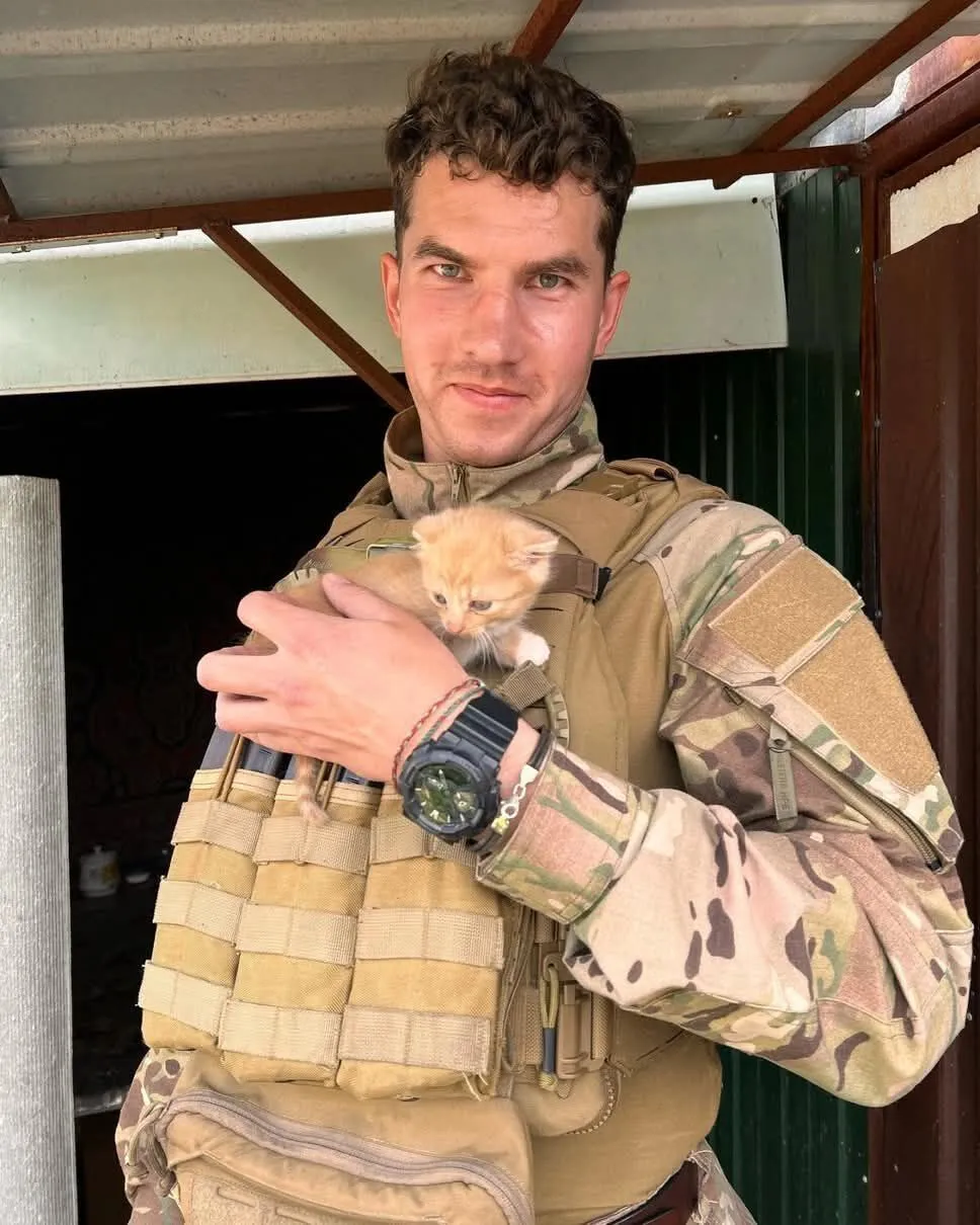 Війна забирає найкращих: у Києві попрощались із загиблим Героєм, переможцем 6-го сезону  dqxikeidqxiuuant