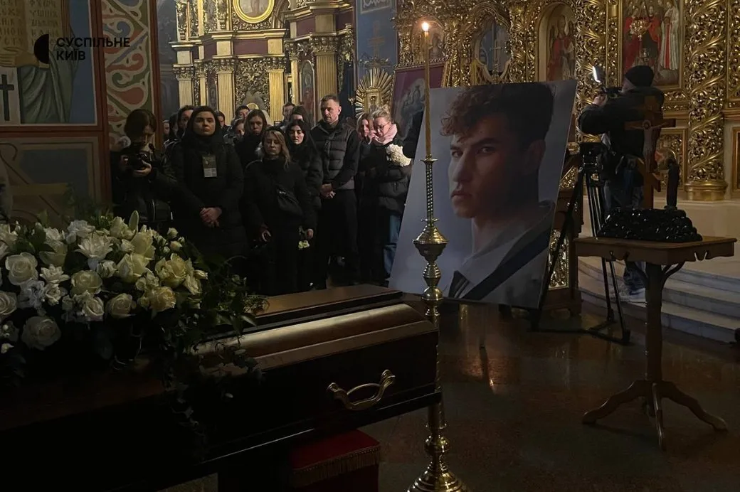 Війна забирає найкращих: у Києві попрощались із загиблим Героєм, переможцем 6-го сезону