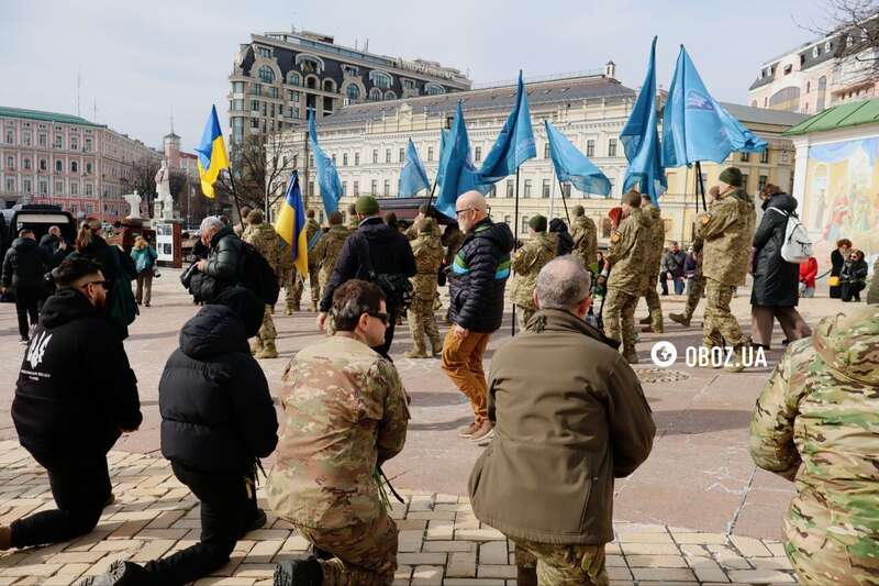 В Киеве простились с защитником Украины Василием Ратушным. Фото и видео