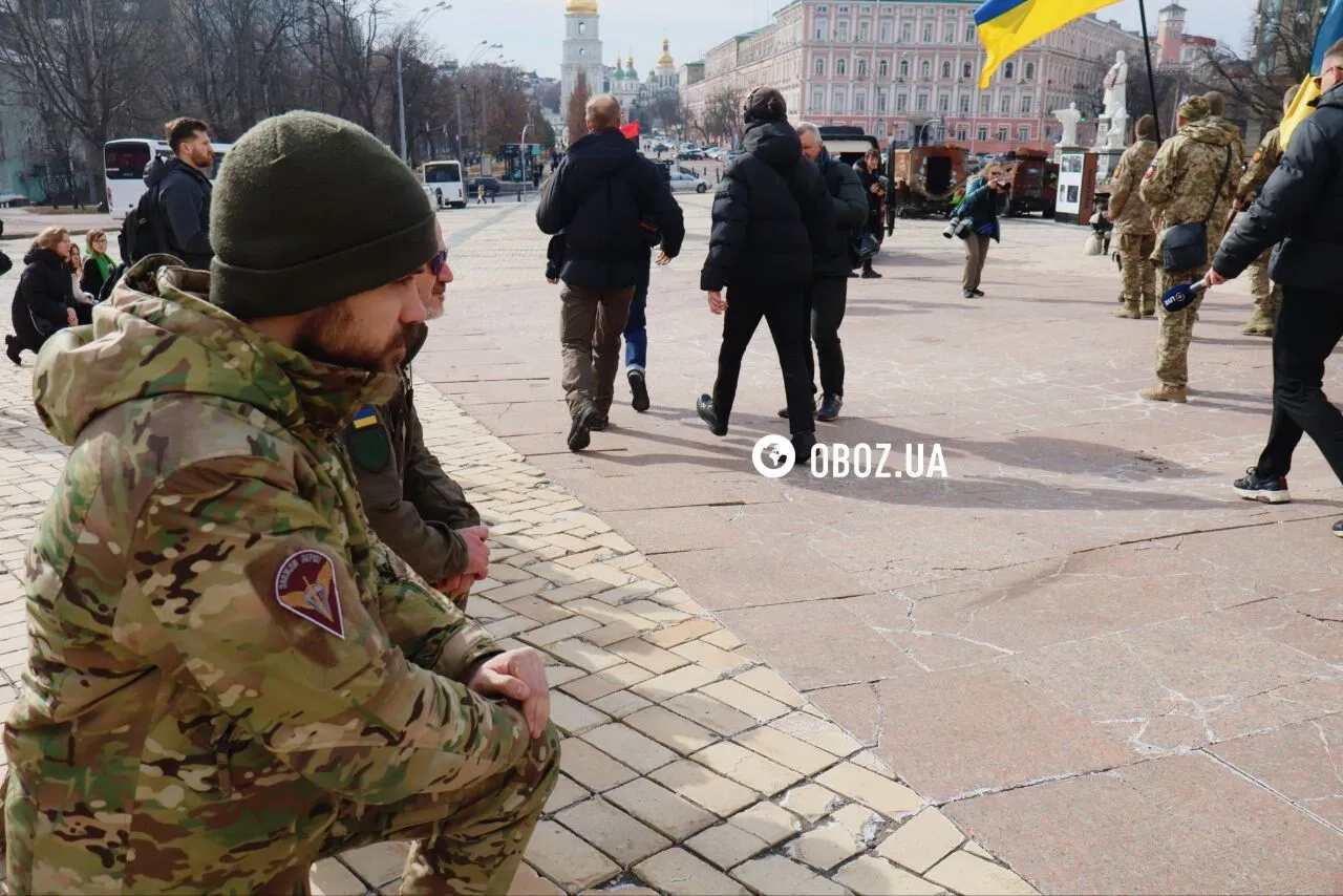 В Киеве простились с защитником Украины Василием Ратушным. Фото и видео