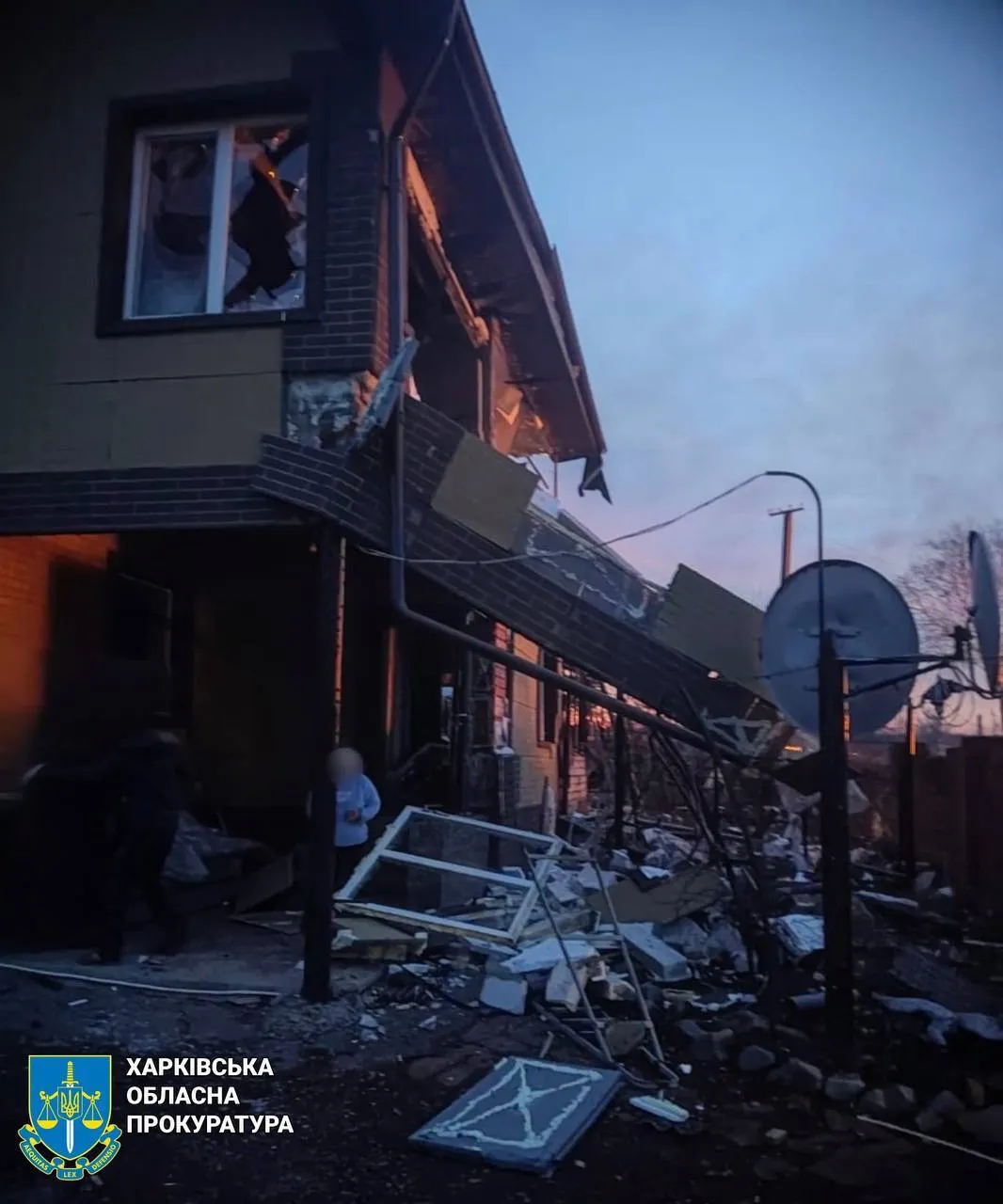 КАБ влучив у житловий сектор: на Харківщині внаслідок ворожої атаки загинув чоловік, є постраждалі. Фото