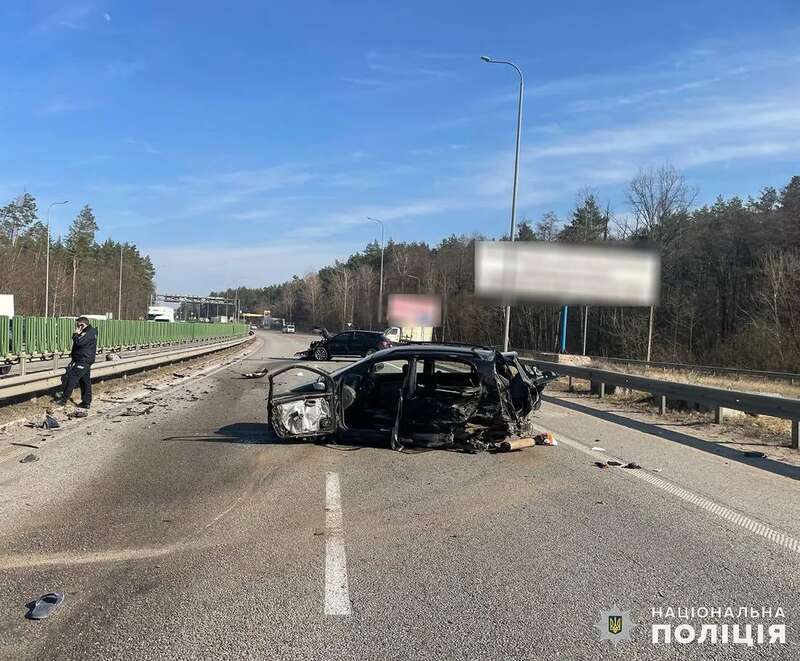 На Житомирщині в ДТП загинуло троє людей, ще четверо постраждали: з’явились подробиці. Фото dqxikeidqxiqzant
