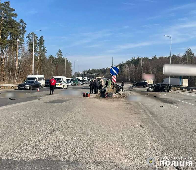 На Житомирщині в ДТП загинуло троє людей, ще четверо постраждали: з’явились подробиці. Фото