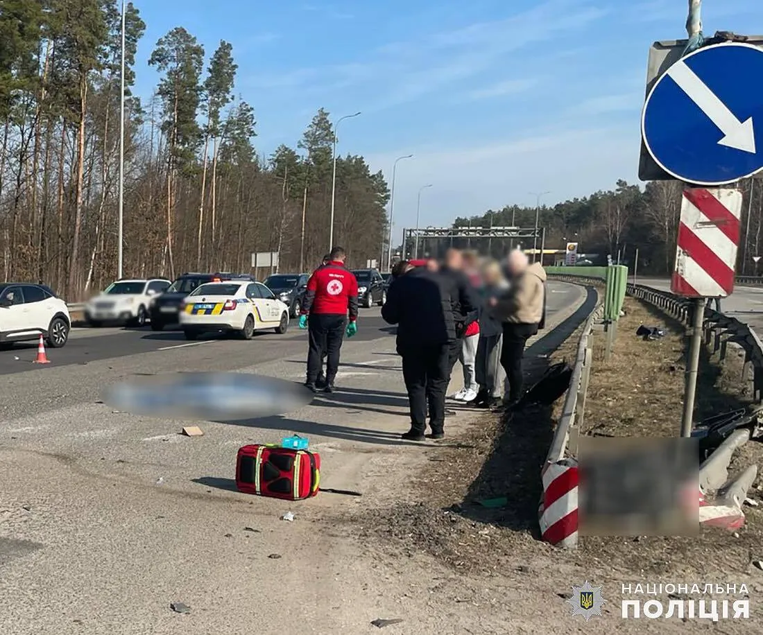 На Житомирщині в ДТП загинуло троє людей, ще четверо постраждали: з’явились подробиці. Фото