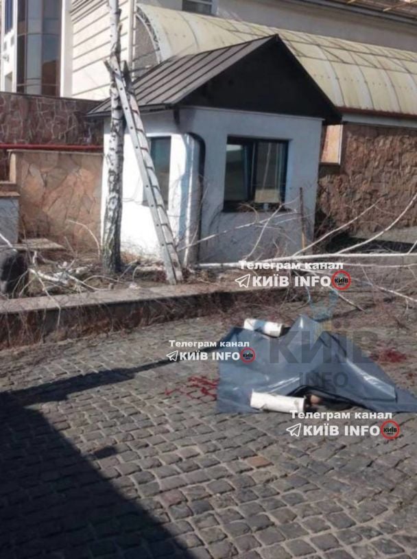 У Києві чоловік перерізав собі горло бензопилою, помер на місці інциденту / © dqxikeidqxidqrant