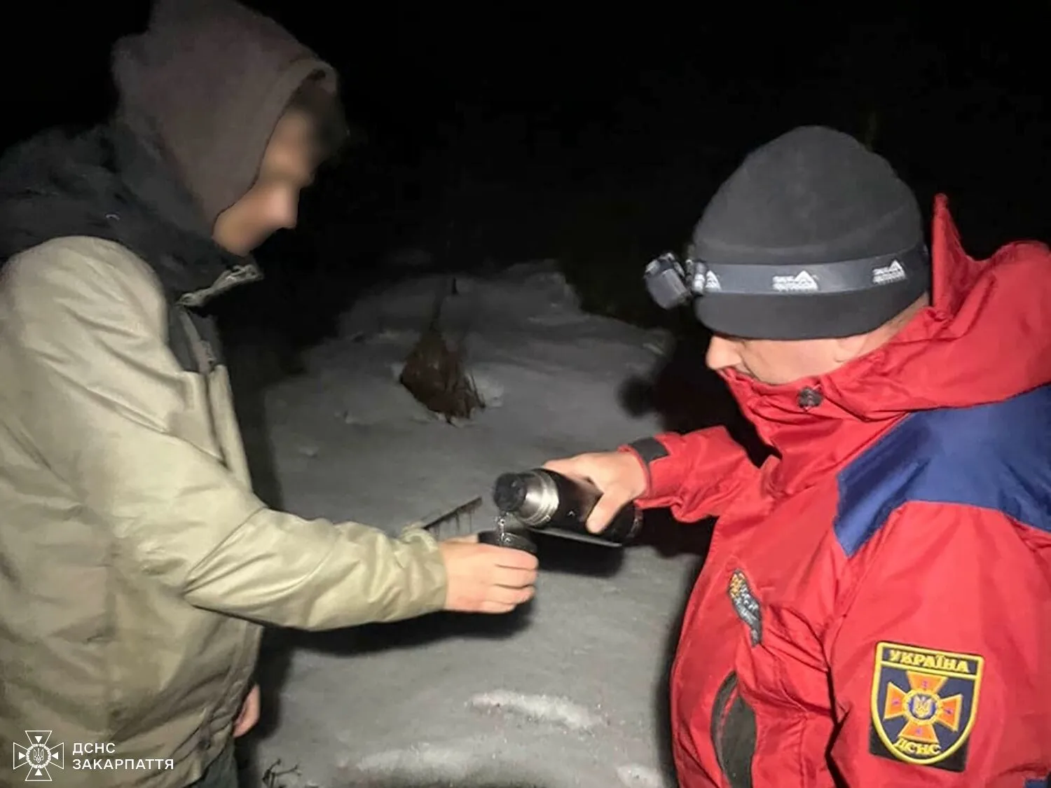 На Закарпатті врятували киянина, який добу блукав на високогір’ї. Подробиці та фото