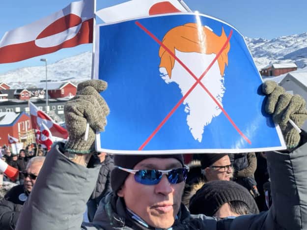 Ми не продаємося’’: у Гренландії сотні людей протестували проти зазіхань Трампа | Європейська правда