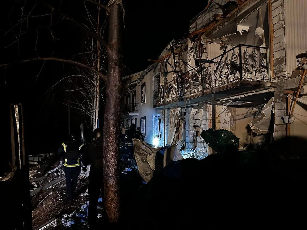 Russian troops struck Kyiv region dqxikeidqxidqeant