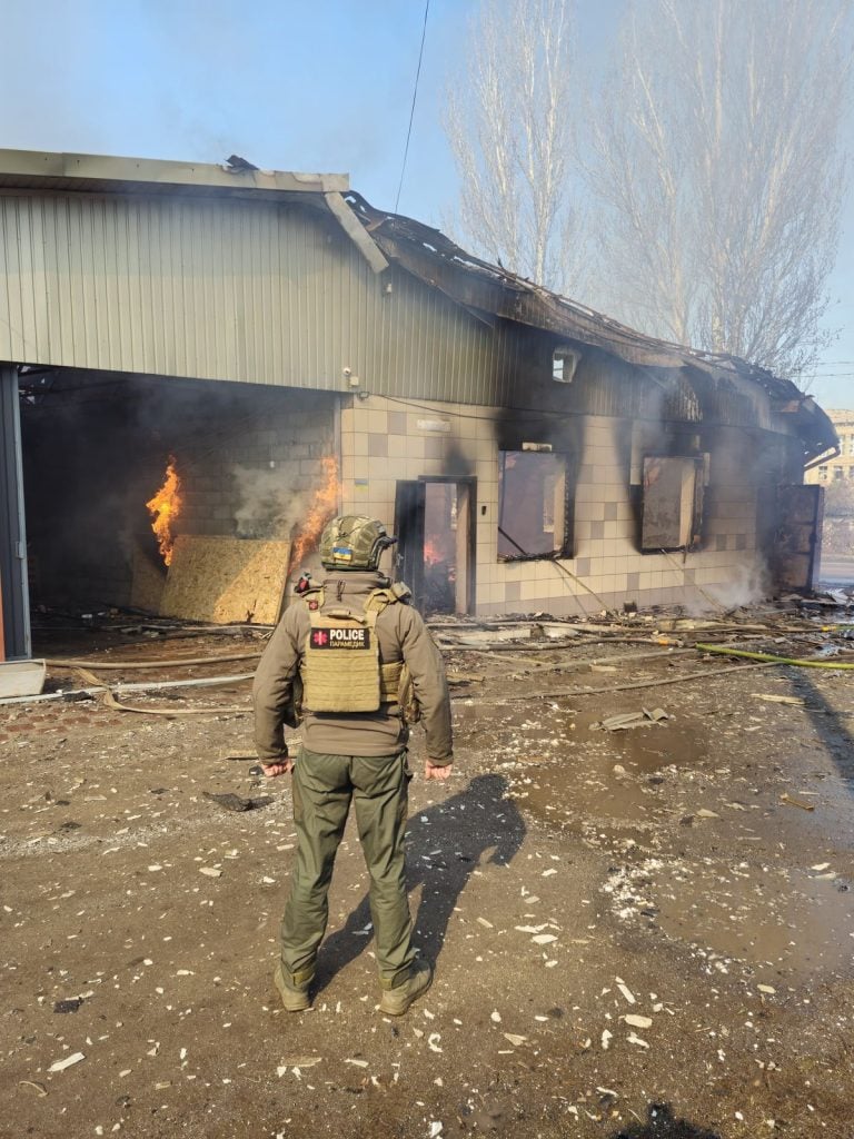 Russians struck Kostyantynivka with Smerch, killing and injuring civilians dqxikeidqxidqeant