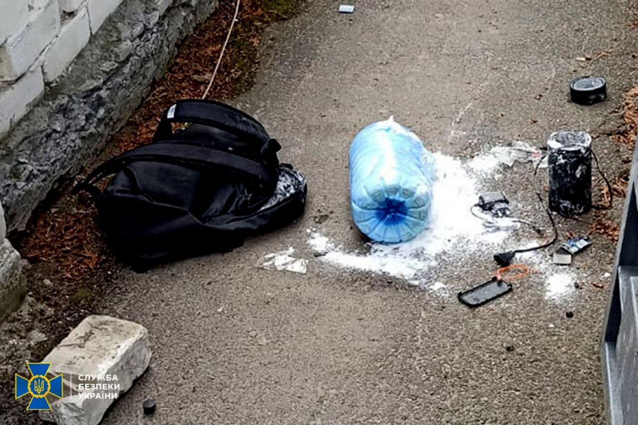 Шантажировали