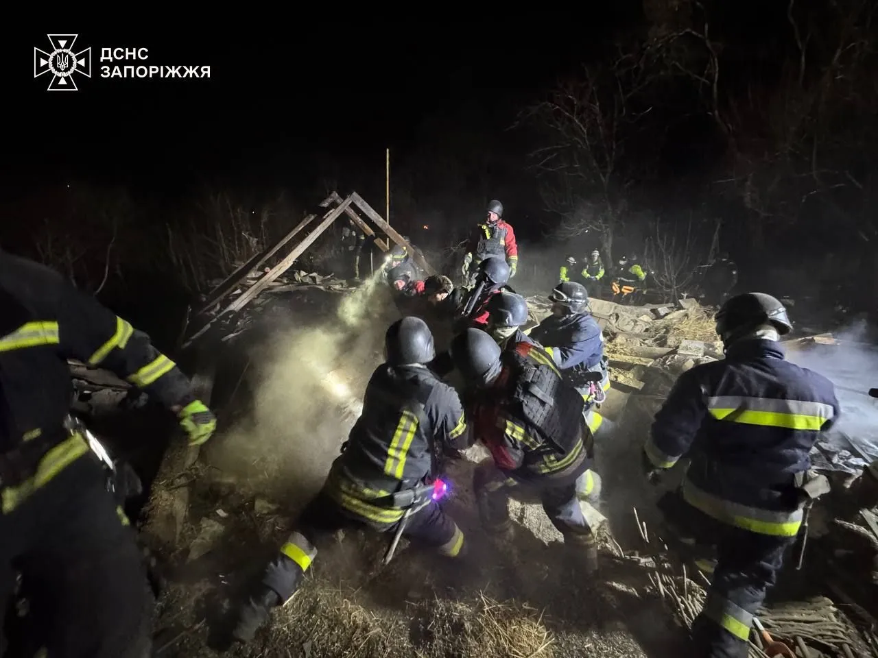 У Запоріжжі внаслідок атаки армії Росії загинула вся родина: батько, матір та дочка. Відео