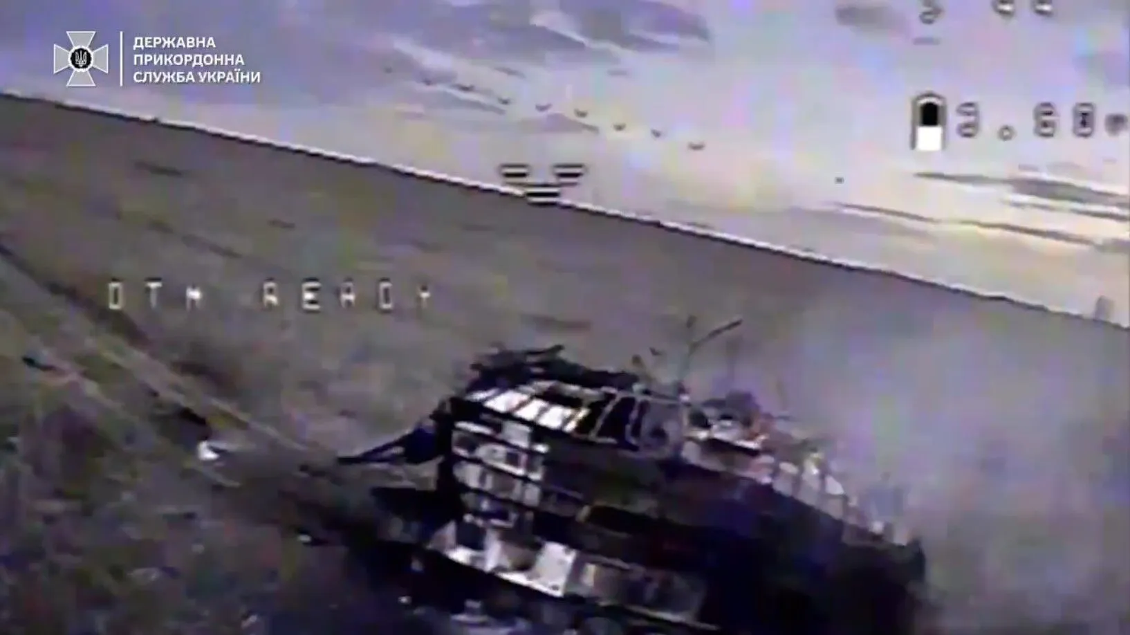 Destroyed MT-LB and four armored vehicles: in Luhansk, border guards thwarted an enemy assault using FPV drones. Video dqxikeidqxidqrant