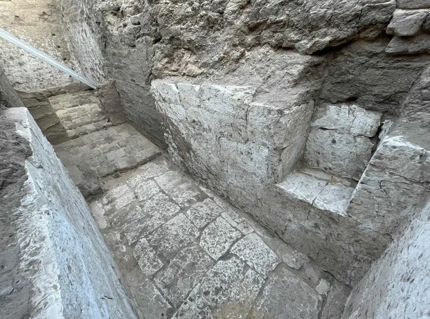 Исследователи говорят, что захоронение, вероятно, принадлежало правителю из рода правителей dqxikeidqxidqrant