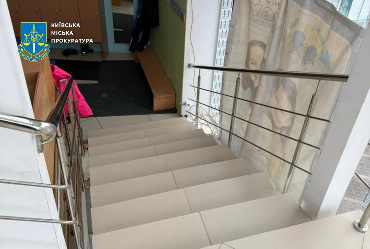 У приватному дитсадку Києва тяжко травмувалась дворічна дитина: підозрюють виховательку. Фото