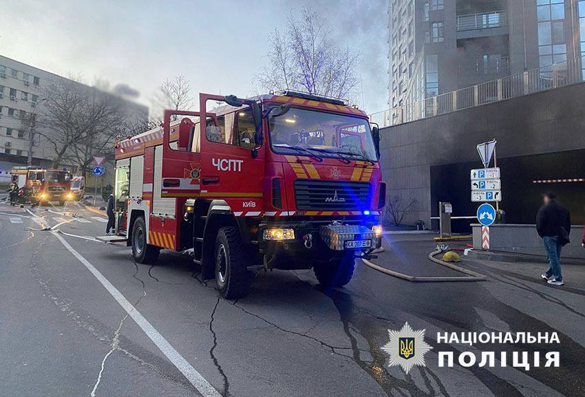 Підпалив Mercedes у паркінгу елітного ЖК на Печерську: у Києві затримали зловмисника. Подробиці та фото dqxikeidqxidqrant