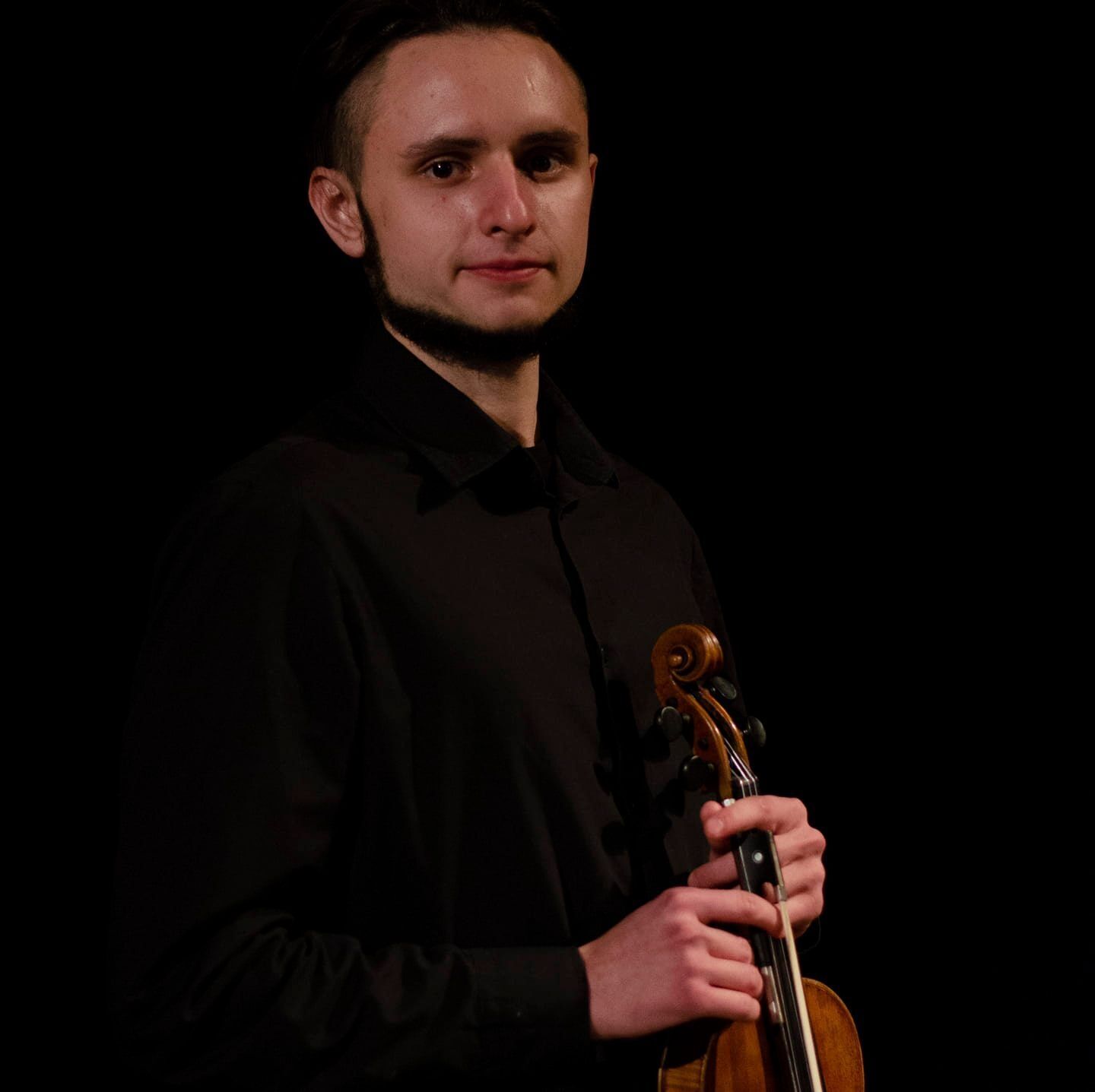 С товарищами создал взвод