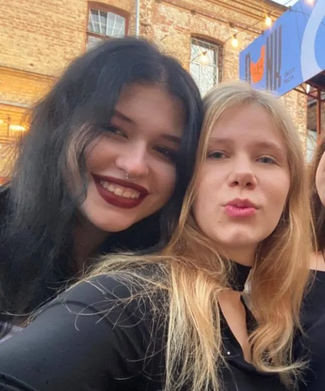 Их убила Россия: в результате удара по Сумам погибли две студентки медицинского института. Фото dqxikeidqxidqrant