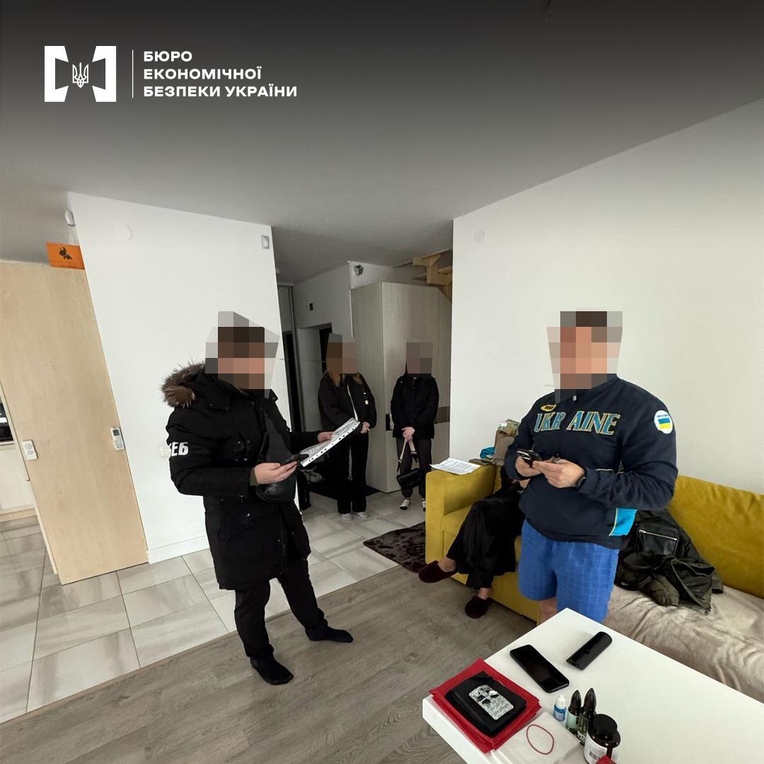 In Kyiv, fraudsters bought household appliances with counterfeit dollars dqxikeidqxidqrant