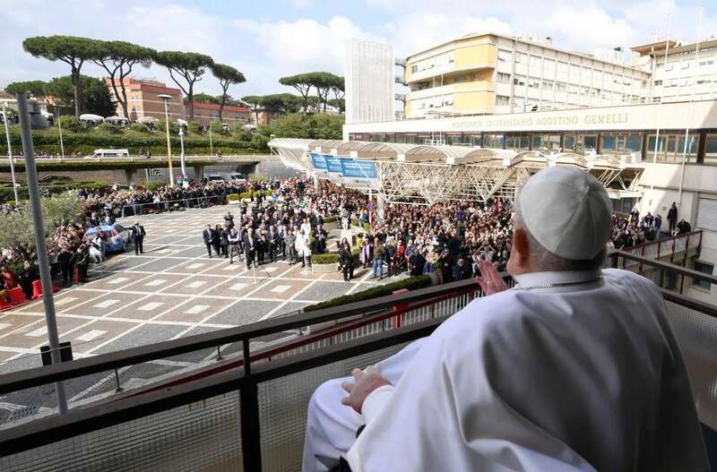 Названо ймовірну причину смерті Папи Римського