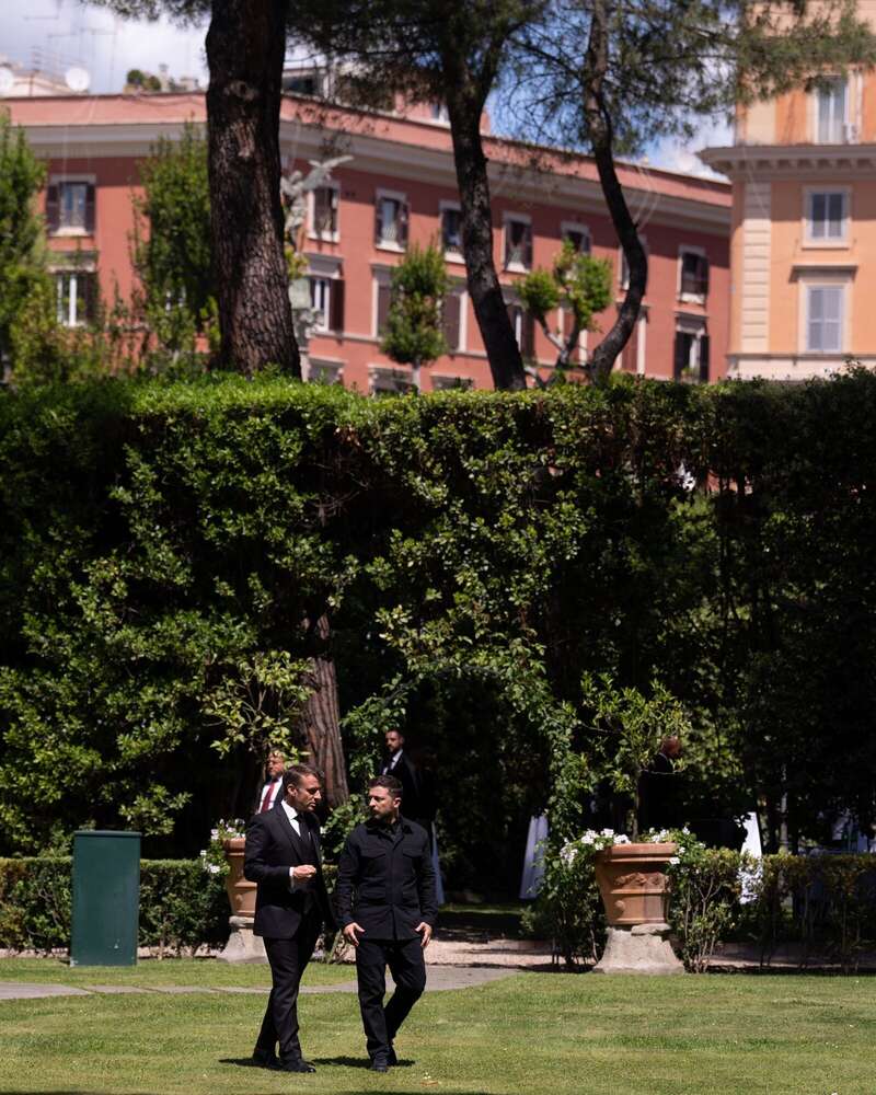 Путін має довести, що він дійсно хоче миру, – Макрон після зустрічі з Зеленським dqxikeidqxidqrant