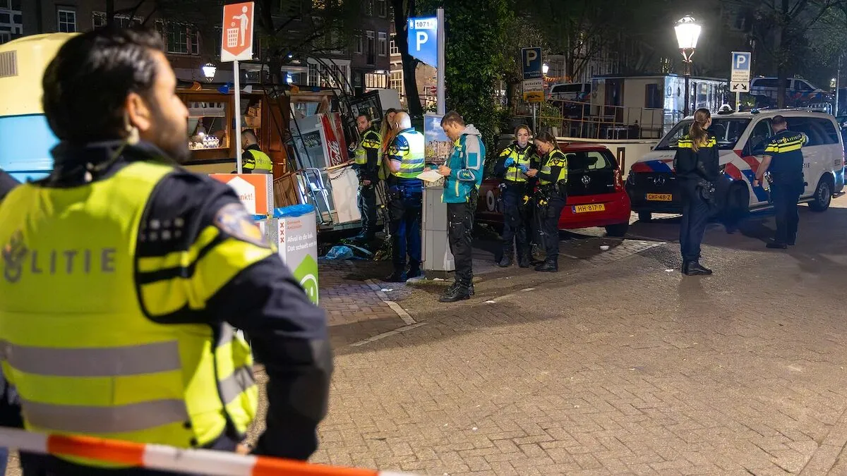 В Амстердамі група підлітків влаштувала різанину на вулиці, поранені троє перехожих: усі подробиці
 dqxikeidqxidtant