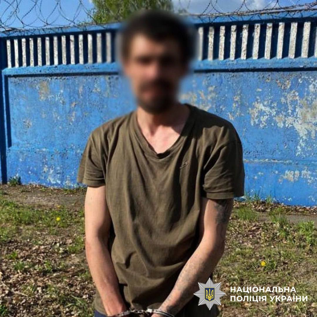 У Києві чоловік розбив банкомат, бо не виявив коштів на власному рахунку: подробиці