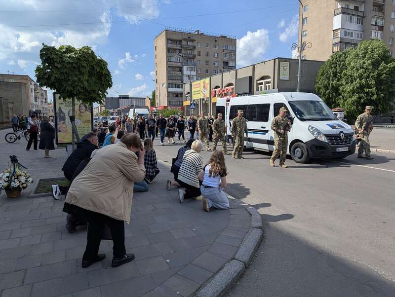 Прощание с погибшим защитником Максимом Ткачуком в Ковеле