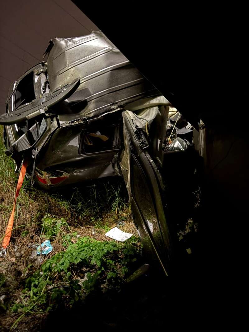 В Киеве на Дарницком мосту произошло серьезное ДТП: водитель лишился обеих ног. Фото