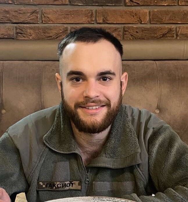 Людина з золотими руками й добрим серцем: у боях за Україну загинув молодий Герой із Чернігівщини dqxikeidqxidqeant