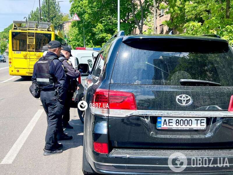 В Киеве полиция остановила и изъяла авто криминального авторитета dqxikeidqxidqeant