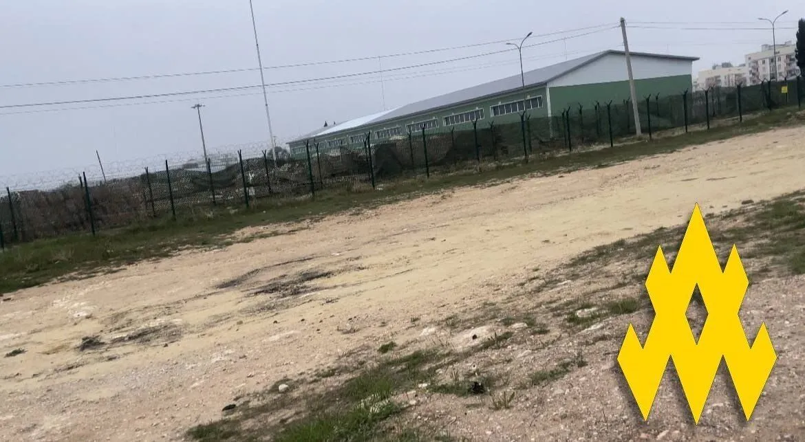 Окупанти вивозять майно із 810-ї бригади морської піхоти в Севастополі: в dqxikeidqxidqeant