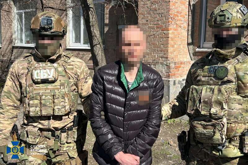 СБУ затримала російського агента, який скеровував удари по військових шпиталях на Полтавщині. Фото dqxikeidqxidqrant
