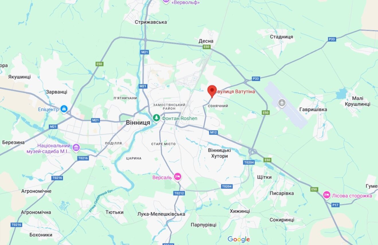 Авто разорвало пополам: в Виннице 22-летний водитель врезался в бетонный столб и погиб на месте, есть пострадавшие. Фото