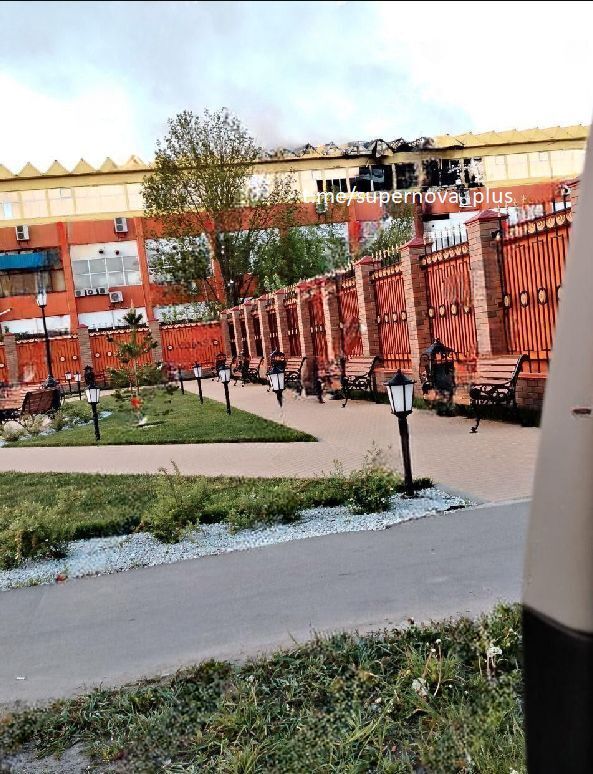 У Генштабі підтвердили враження заводу напівпровідникових приладів у Орловській області: було зафіксовано пожежу. Відео