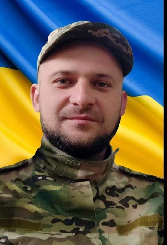 Вічна слава Герою: на Рівненщині провели в останню путь захисника Дмитра Гайдука. Фото dqxikeidqxidqrant