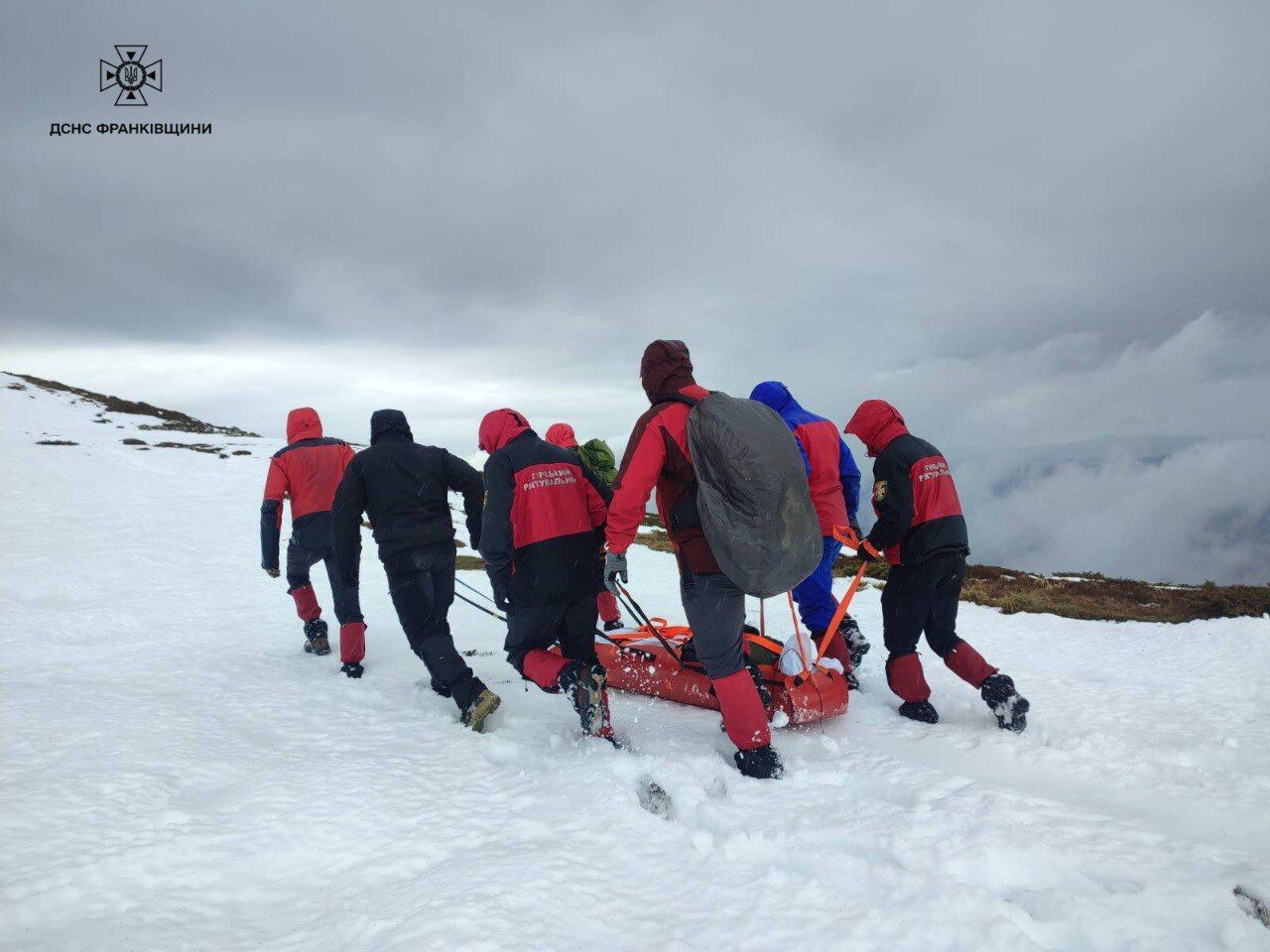 У Карпатах туристи виявили тіло чоловіка: усі подробиці. Фото і відео dqxikeidqxidqrant
