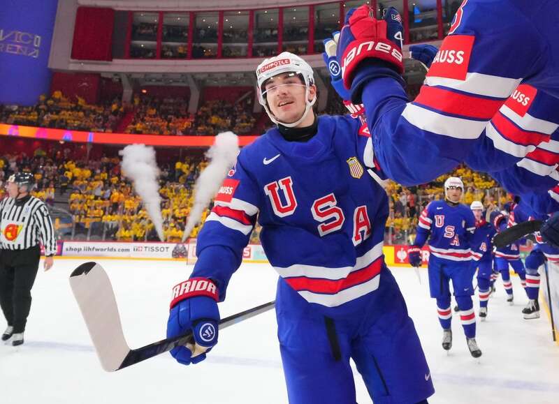 США устроили разгром и впервые за 65 лет вышли в финал чемпионата мира по хоккею. Видео