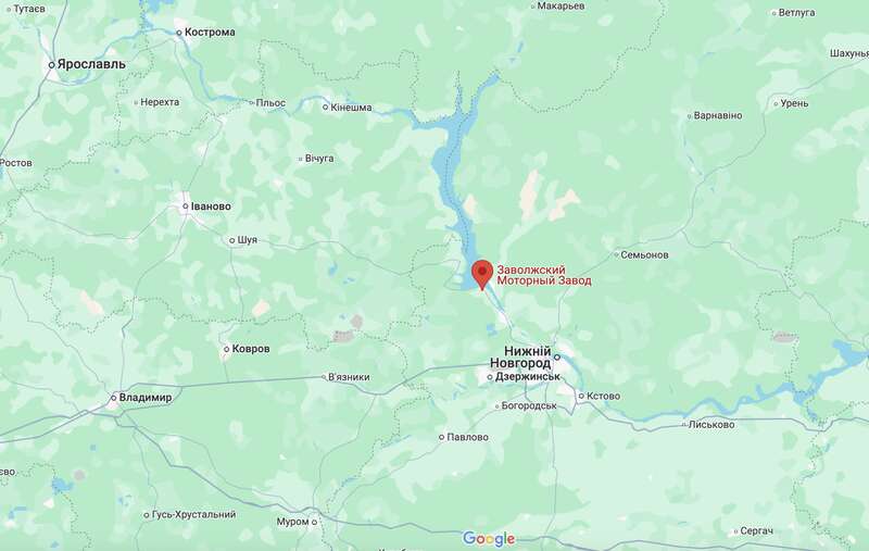 Вибухнула вантажівка: у Росії сталась пожежа на заводі, який виготовляє автомобільні двигуни. Фото і відео