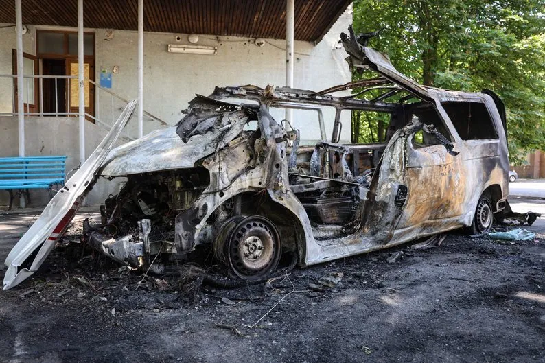 He always showed photos of his grandchildren: A Russian drone hit an ambulance in Kherson and killed the driver dqxikeidqxidqrant