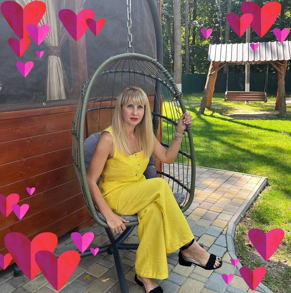 Приехали с сыном к родителям в гости и погибли: в Прилуках российские дроны убили молодую маму с ребенком и бабушку, глава семьи разбирал завалы