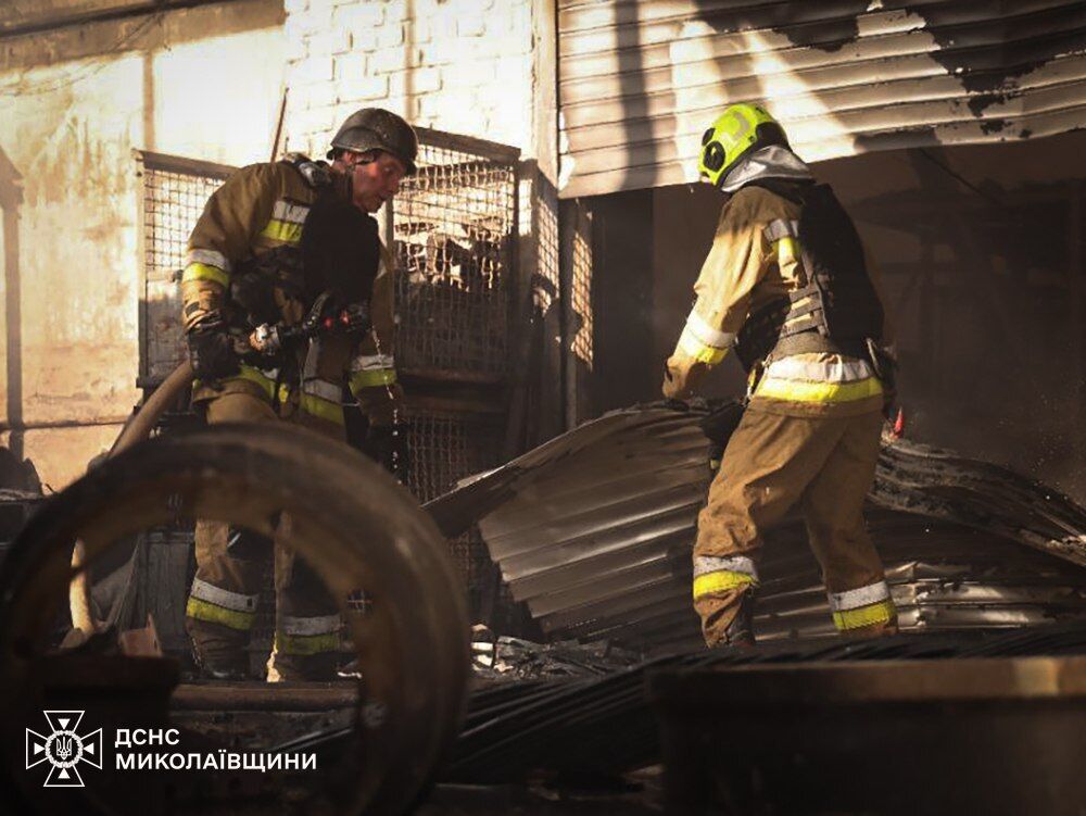 The Russian army attacked the Mykolaiv region with two missiles: a massive fire broke out. Photo