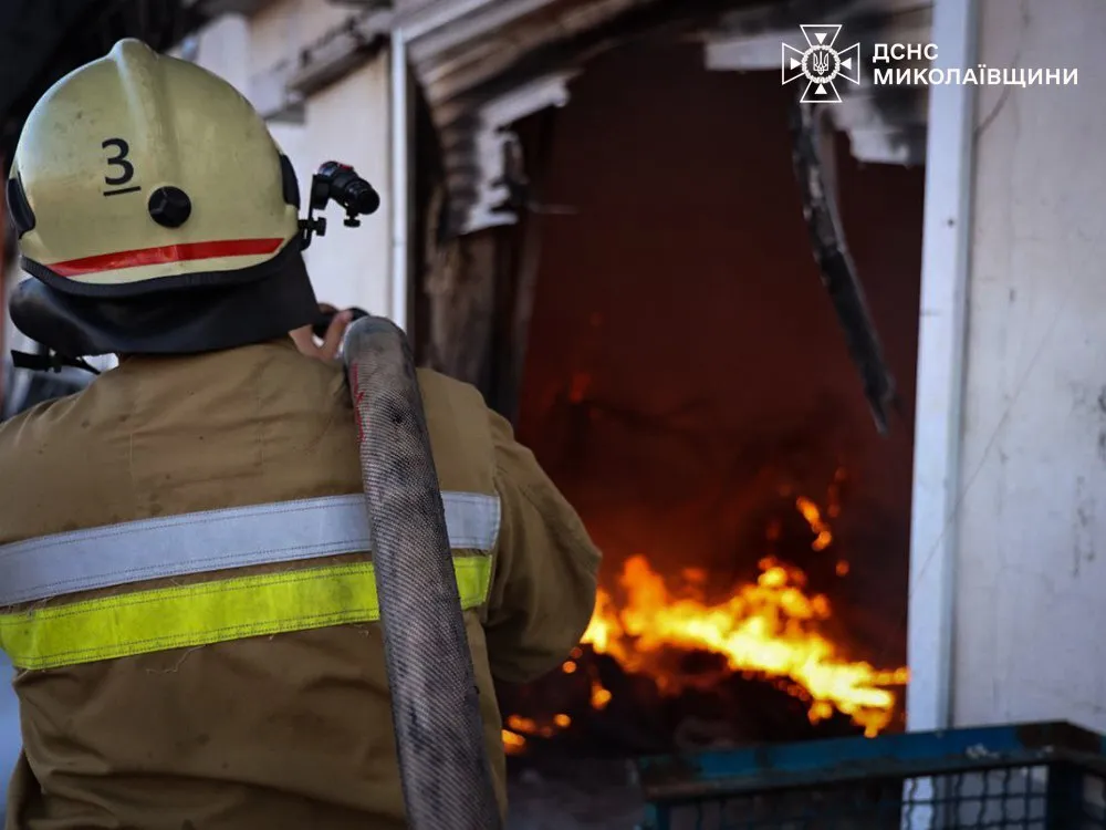 The Russian army attacked the Mykolaiv region with two missiles: a massive fire broke out. Photo