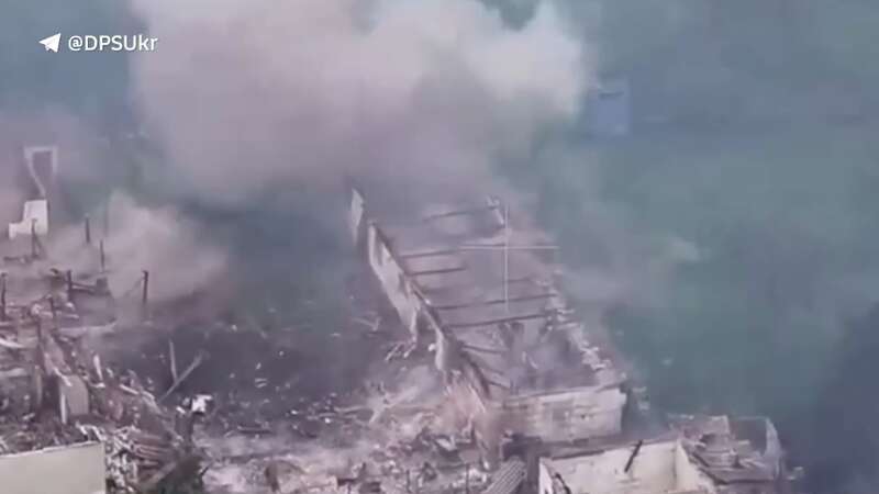На Курщине украинские операторы дронов нанесли сокрушительные удары по врагу. Видео