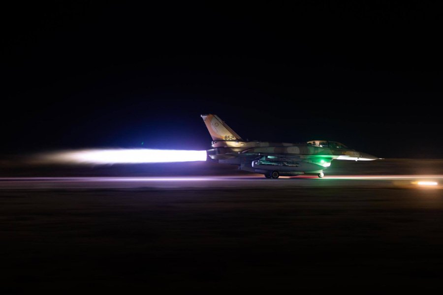 Ізраїльський винищувач на злітній смузі