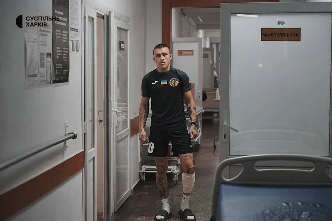 Згадав українських військових: стало відомо ім’я хлопця, який співав гімн під завалами у Харкові. Фото і відео